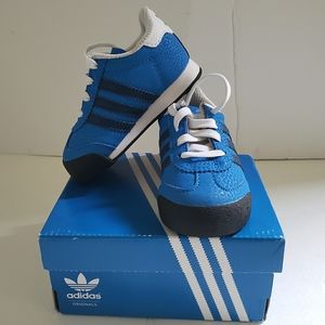 Kids sneakers